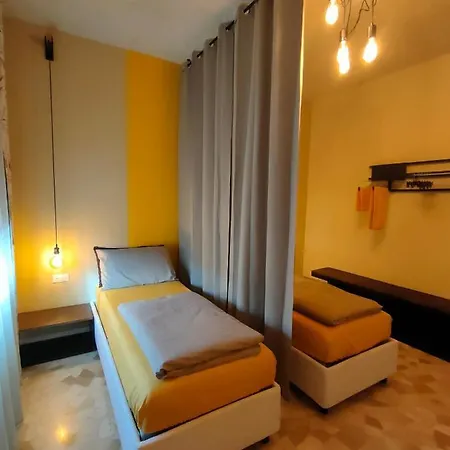 Zeljko'S Luxury Hostel Vicenza Exterior photo