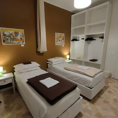 Zeljko'S Luxury Hostel Vicenza Exterior photo