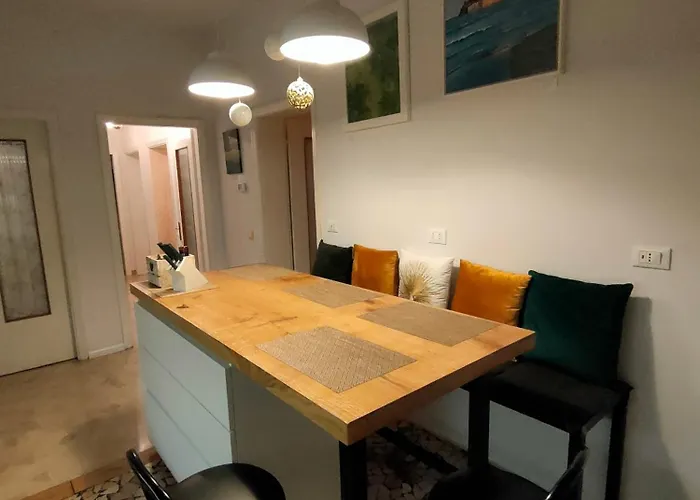 Zeljko\'S Luxury Hostel