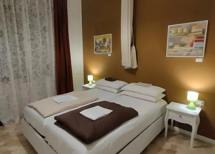 Zeljko\'S Luxury Hostel